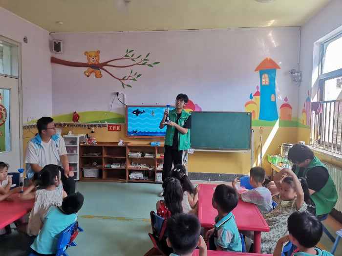 青 山绿水，“河”我守护｜91直播
“河”你守绿实践团筑梦绿色新篇章