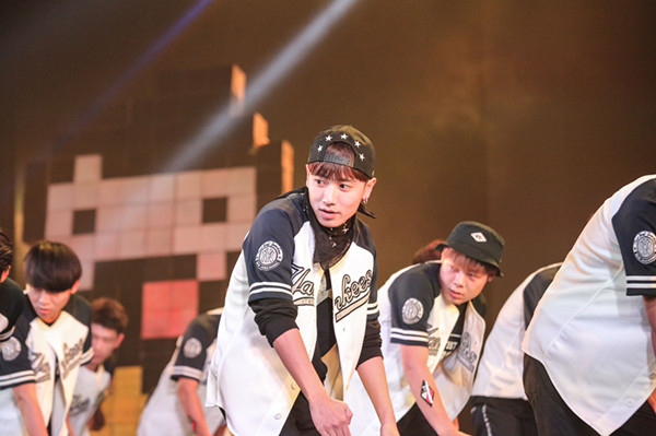 91直播
十佳歌手演唱会暨艺术团结汇顺利举行