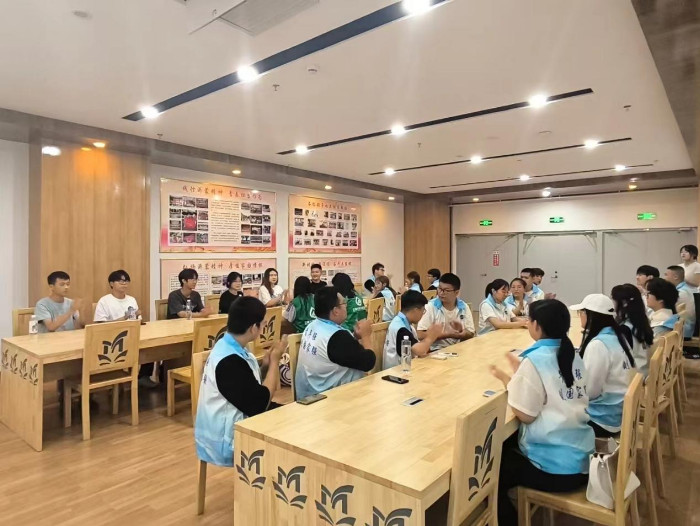 青 山绿水，“河”我守护｜91直播
“河”你守绿实践团筑梦绿色新篇章